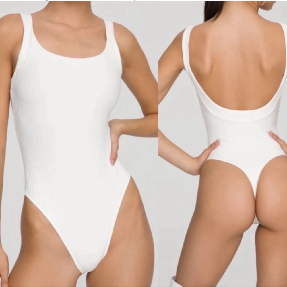 Good American - Ribbed Scoop Low Back Bodysuit